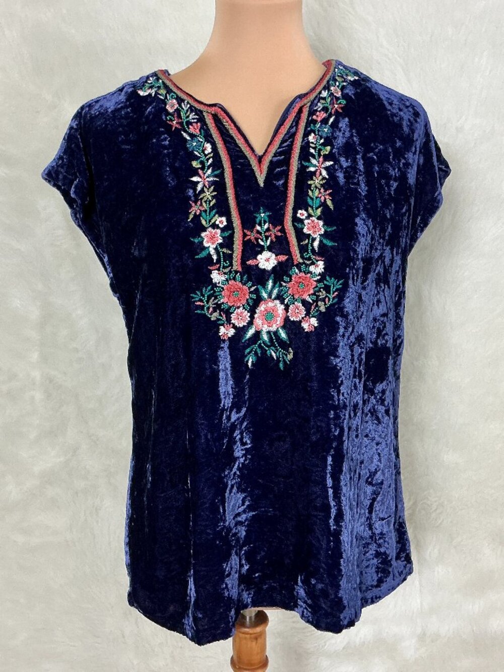 Sundance Blue Velvet Floral Embroidered Beaded Short Sleeve Top Boho S